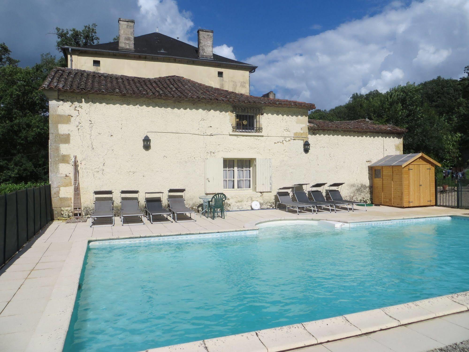 Aux Trois Fontaines Bed & Breakfast Eynesse Exterior photo